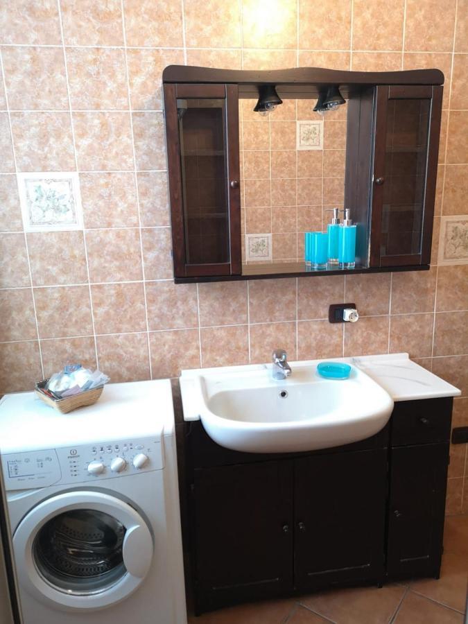 ארונה Appartamento Le Due Rocche מראה חיצוני תמונה